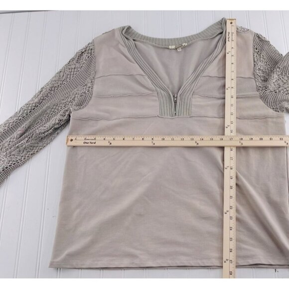 Gimmicks Womens XL Beige Gray Sweater With Crochet long Sleeves Buckle BKE - Picture 5 of 5